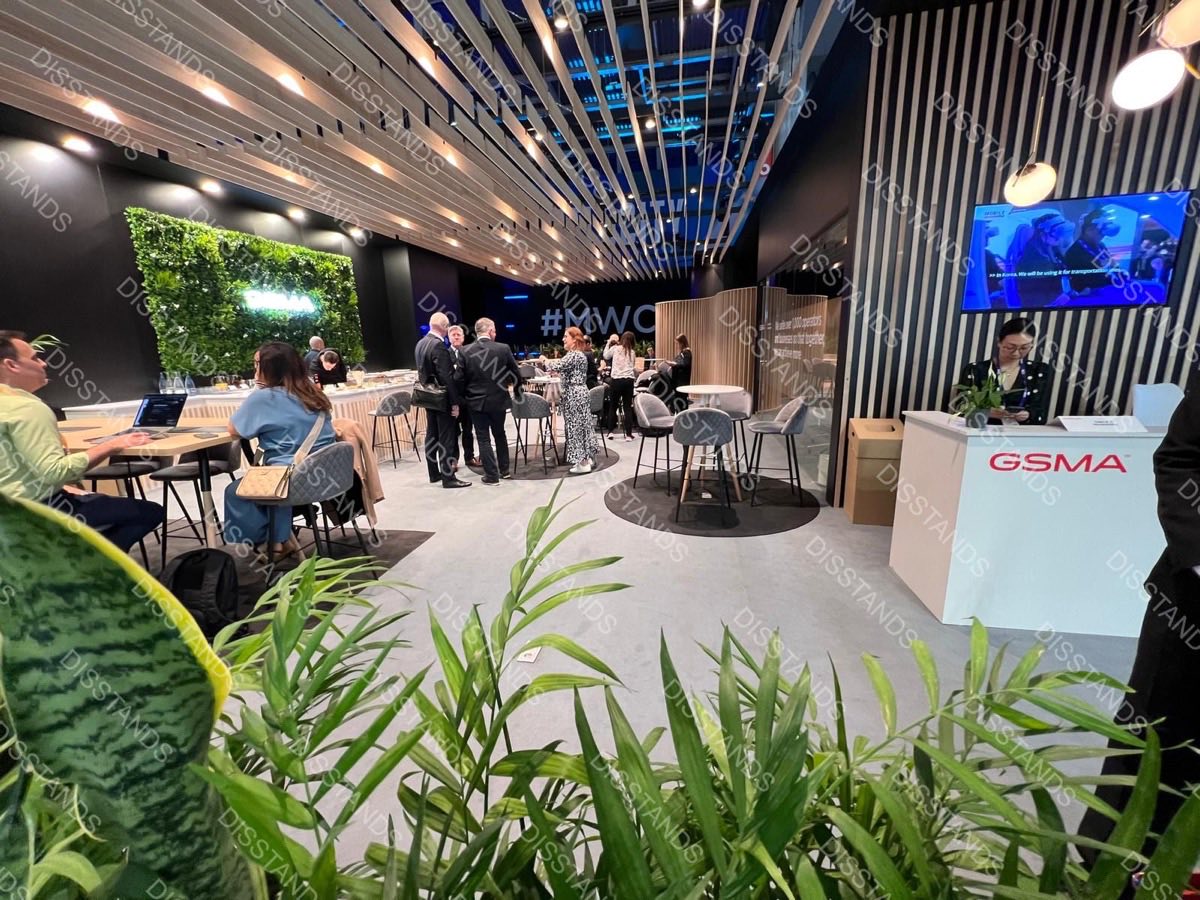 Instalación de moqueta ferial por Disstands en el Mobile World Congress (MWC) de Barcelona